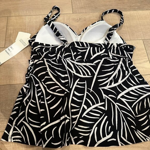 TRIMSHAPER WOMENS BLACK AND WHITE TANKINI SWIM TOP 20W NEW - Picture 5 of 9
